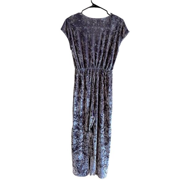 URBAN OUTFITTERS Isabella Velvet Jumpsuit Size Small - Picture 6 of 11